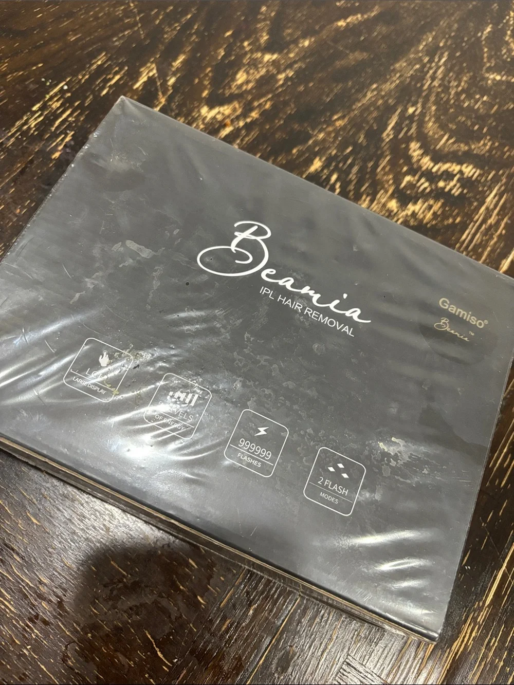 Beania IPL Hair Removal Device in Black with Accessories - Picture 3 of 3